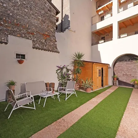 Apartments Villa Bougainville San Felice del Benaco Esterno foto